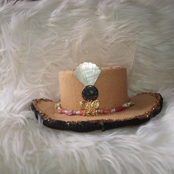 Grandma&Me Large Tan with Butterfly Hat HANDMADE - Picture 10 of 13